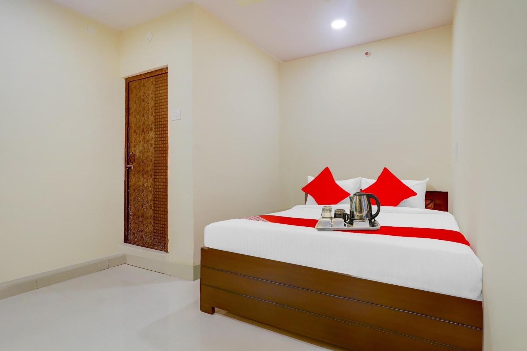 Hotel O Aayush Stay Inn Hajdarabad Zewnętrze zdjęcie
